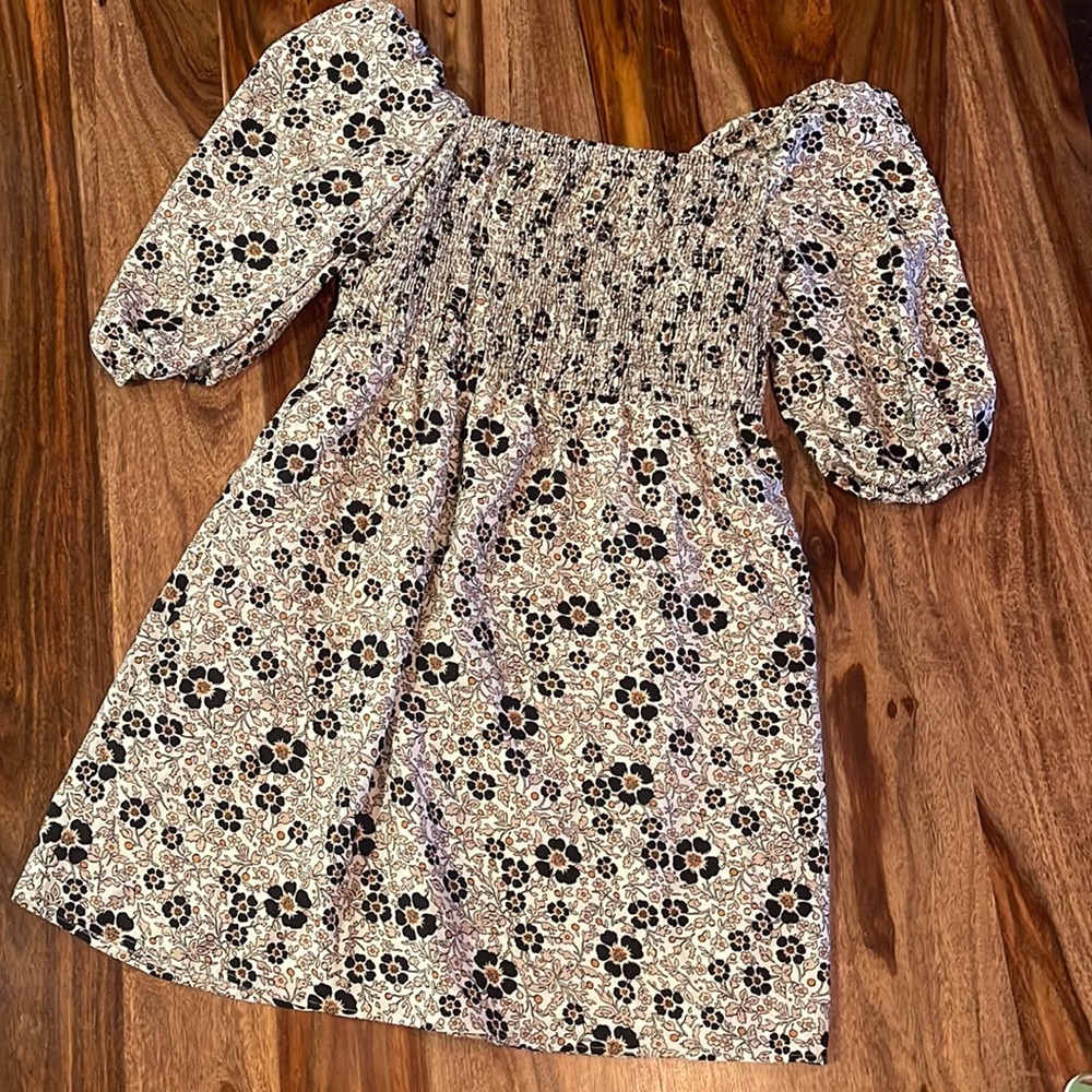 Adorable dress!